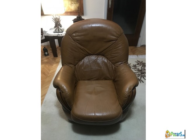 Garnitura Od Koza ,dva Troseda +fotelja