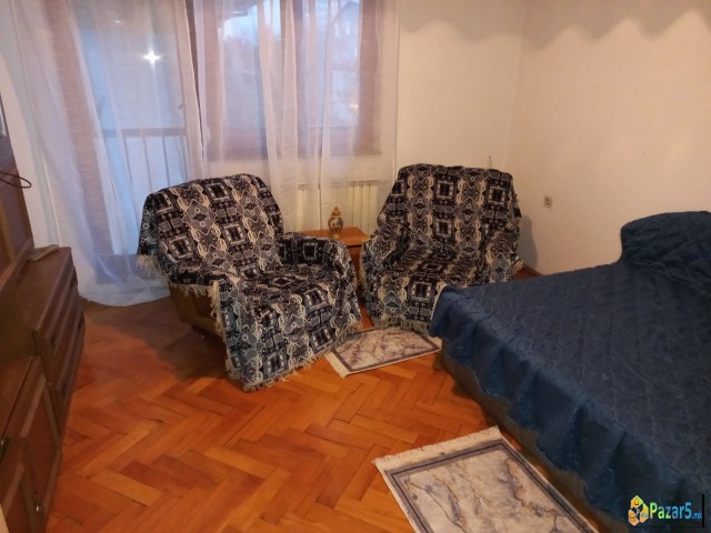 Издавам стан во Автокоманда