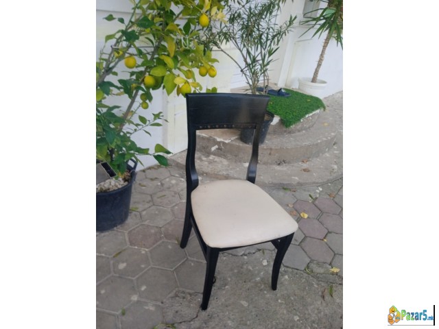 Prodavam Stolici Na Golemo I Malo