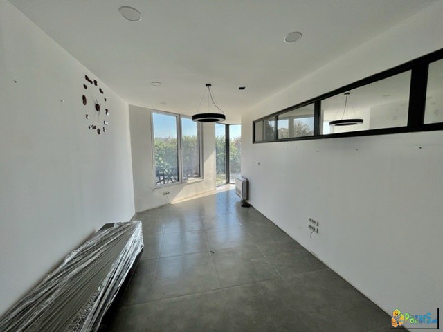 Kancelariski Prostor Do East Gate