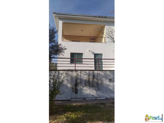 Se Prodavat Kuki Vo Grcija 