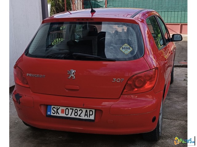 Продавам Пежо 307
