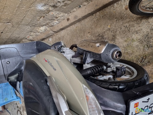 Se Prodava Aprilija 300 Cc