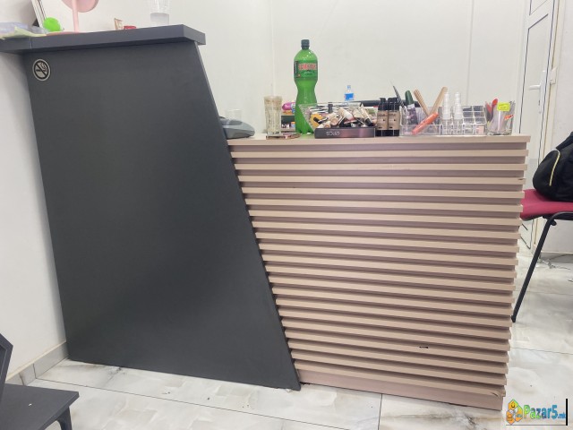 Stalazi Za Kozmetika