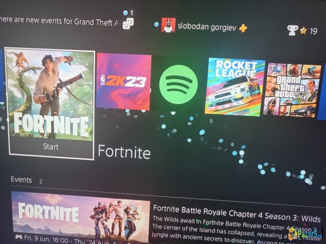 Prodavam Ps4 So Godisen Psplus Gtav I 1 Kontroler 