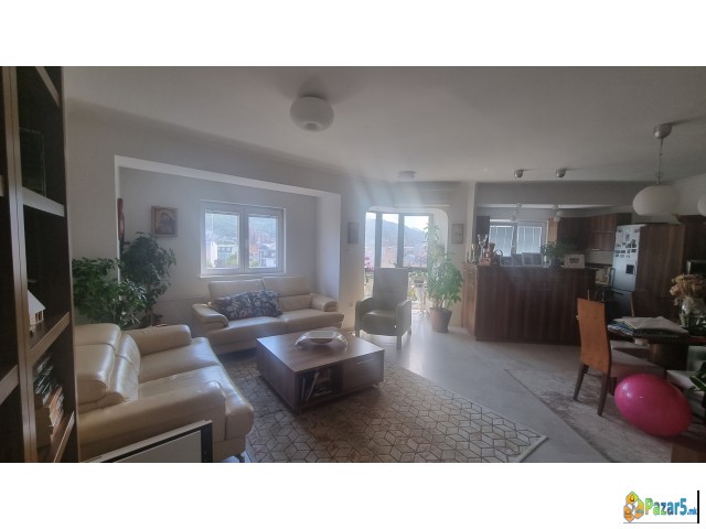 Се продава стан во Центар