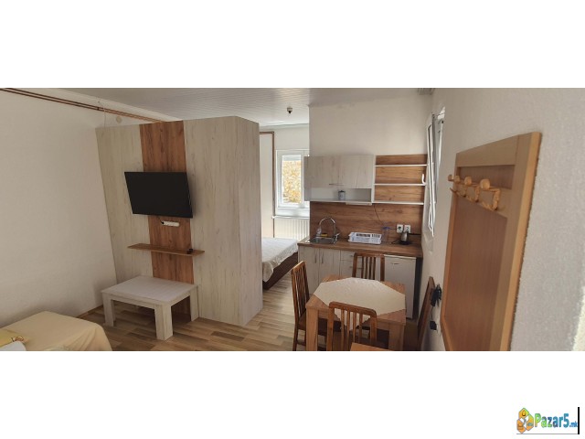 Zenova Studio (sobi) So Kupatilo,parking,internet,