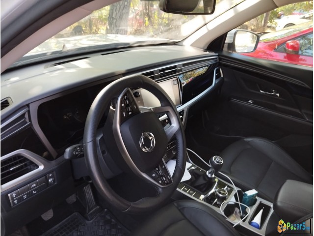 Се продава Ssang Yong Korando 1.4 бензинец