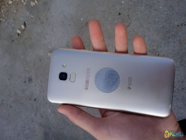 Se Prodava Samsunjg J6 