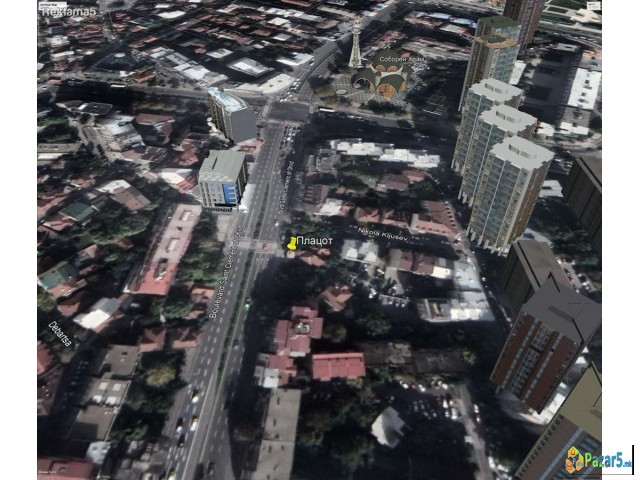 Плац на атрактивна локација во строг центар на Ско