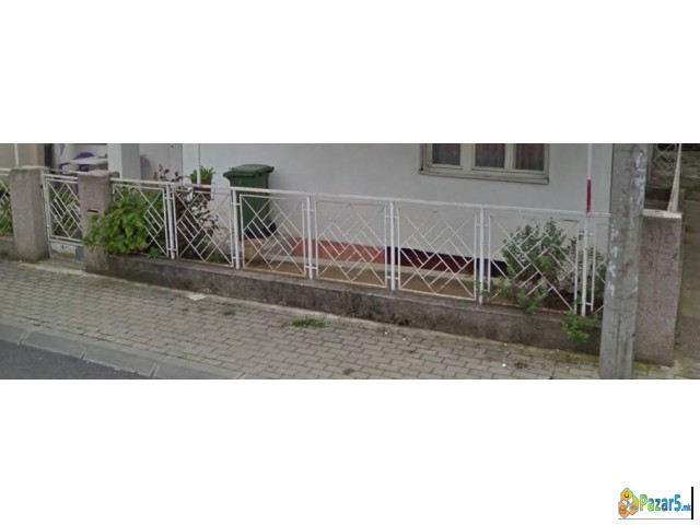 Зелезна ограда