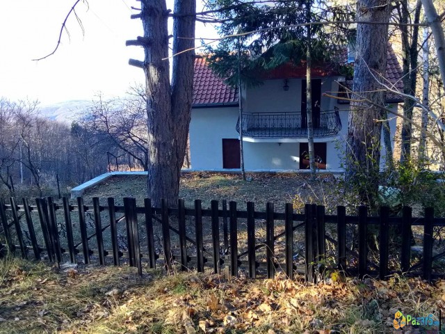 Викендица на радовишка Плачковица