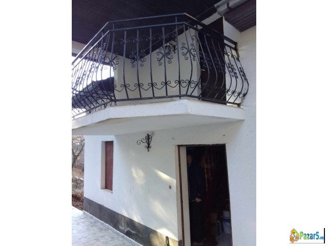 Викендица на радовишка Плачковица