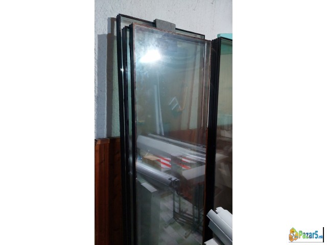 Се продаваат