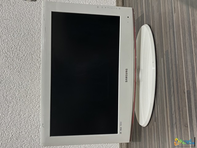 Монитори и тастатури