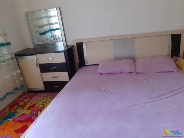 Спална со тоалетно огледало