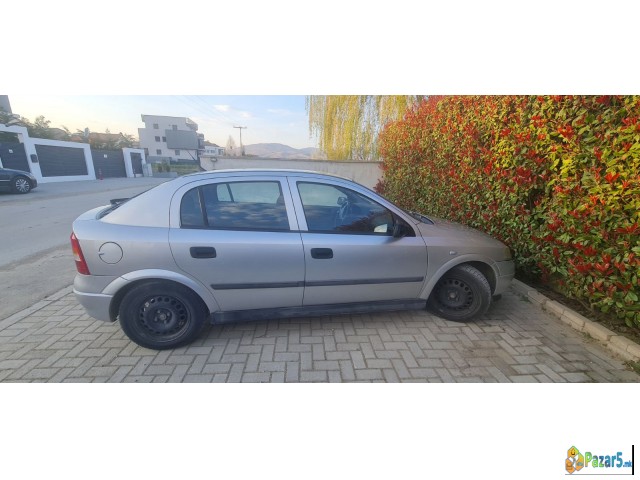Продавам Opel Astra 1.4 Gl