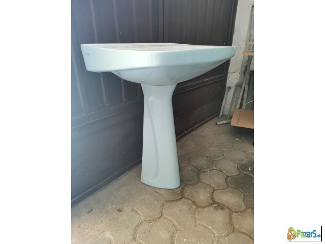 Мијалник за тоалет