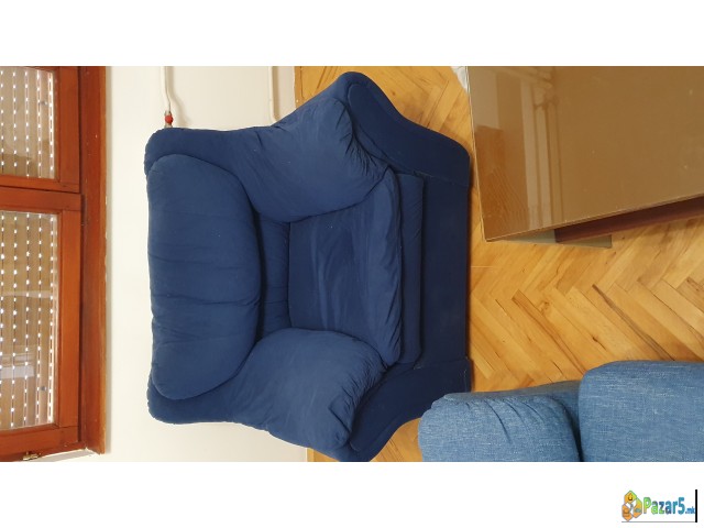 Продавам двосед, фотеља и кауч