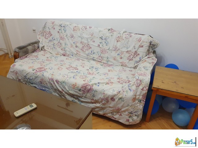 Продавам двосед, фотеља и кауч