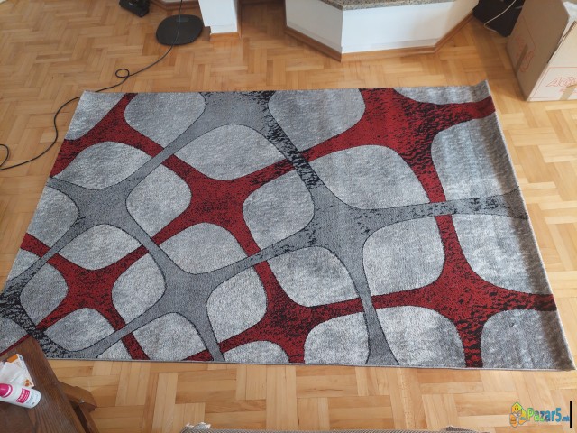 6 полоці и 2 теписи без пари