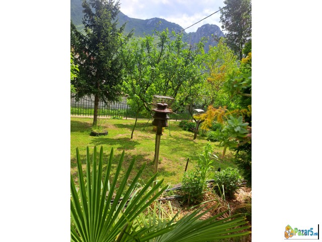 Се продава куќа на Матка