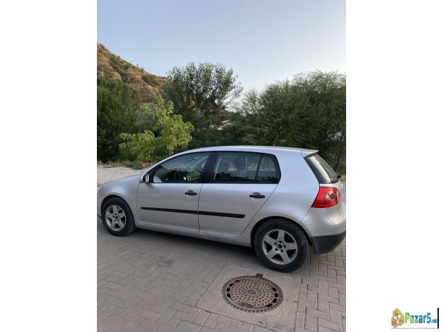 Се продава Голф 5 1.6 бензин