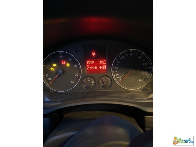 Се продава Голф 5 1.6 бензин