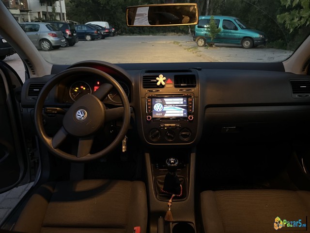 Се продава Голф 5 1.6 бензин