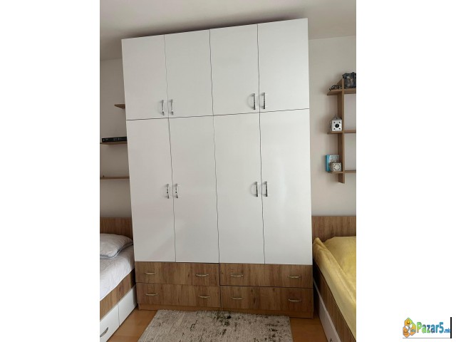 Продавам нов, комлетен мебел за детска соба