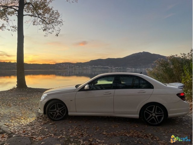 Se Prodava Mercedes 220 Diesel 2009 Amg Oprema 120