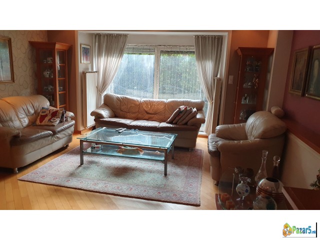 Prodavam Kuka Vo Naselba Lisice