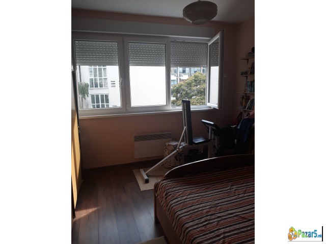 Стан во центар