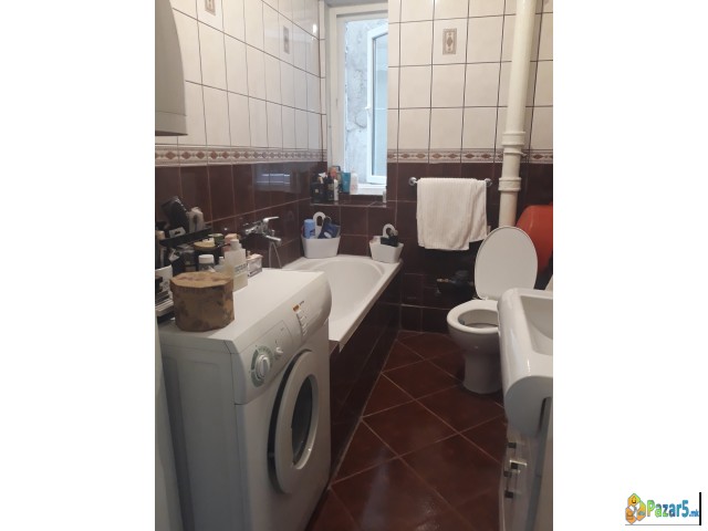 Стан во центар