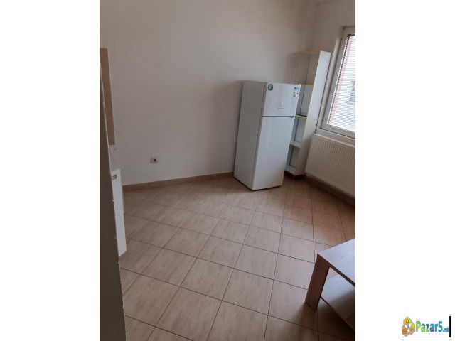 Издавам гарсоњера