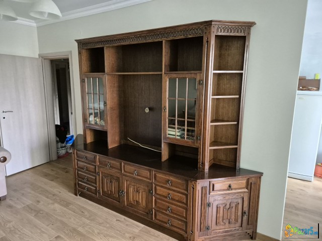 Дрвена комода