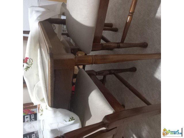 Prodavam Trpezariska Masa I Stolivi I Dnevna Garni