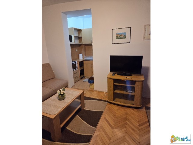 Se Izdava Garsonjera