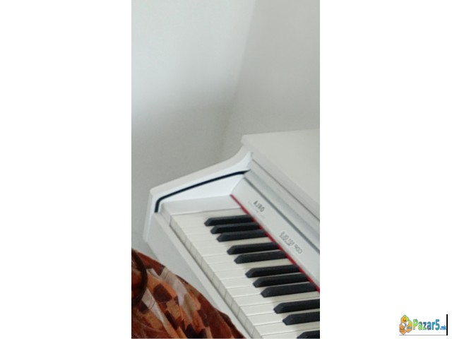 Davam Chasovi Po Klavir 