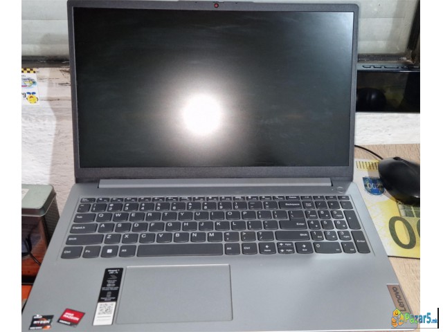 Prodavam Laptop Lenovo  Mnogu Zacuvan Ne Koristen 