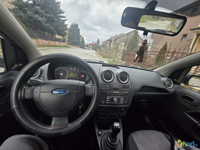 Prodavam Ford Fiesta