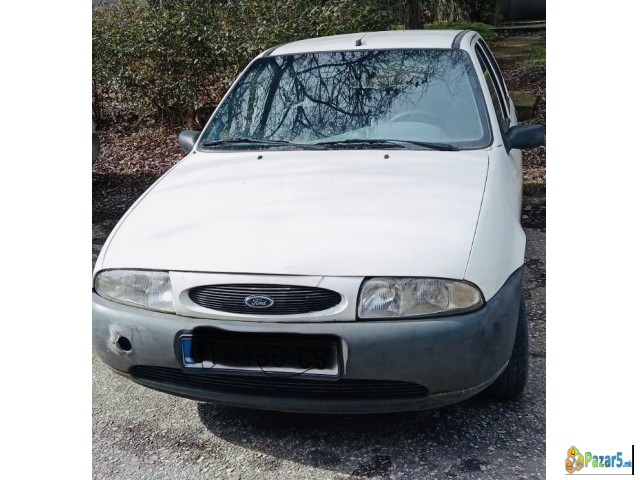 Se prodava Ford Fiesta