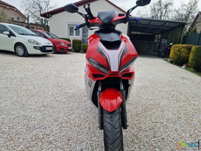 Italjet Charger 8m Vodeno Ladenje 50k 2t Kupen 202