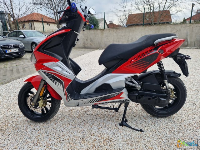 Italjet Charger 8m Vodeno Ladenje 50k 2t Kupen 202