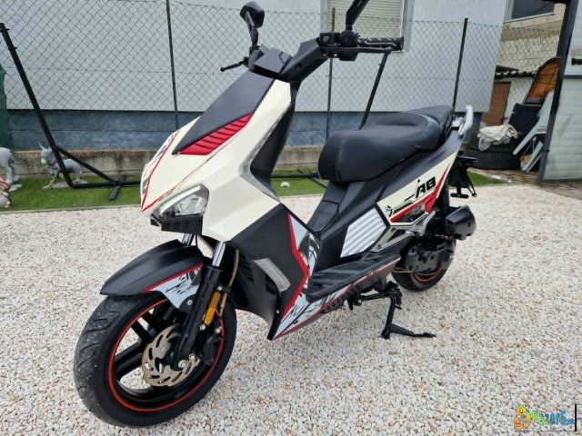 Hamachi A8 2t. 50k. Odi Nad 65km/h. So 2500km. Kup