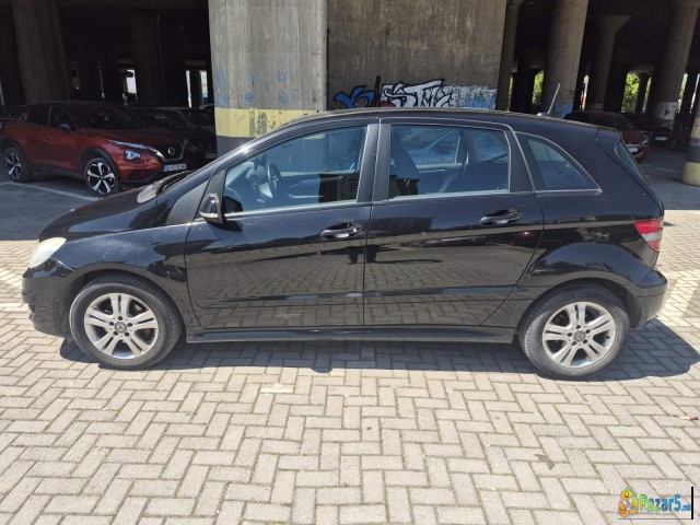 Mercedes B 180