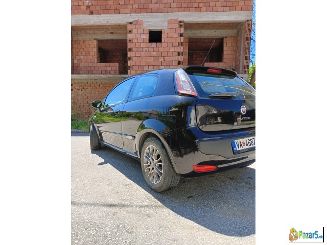Prodavam Fiat Punto Evo 1.3 Multiget 85 Ks