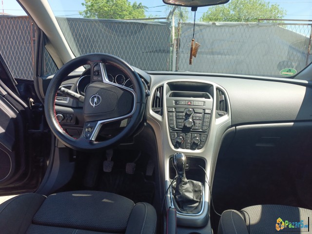 Se Prodava Opel Astra J 1.7 Cdti 2011