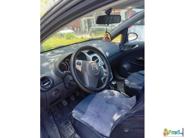 Prodavam Corsa D 2007 Godina Servisirana,novi Gumi