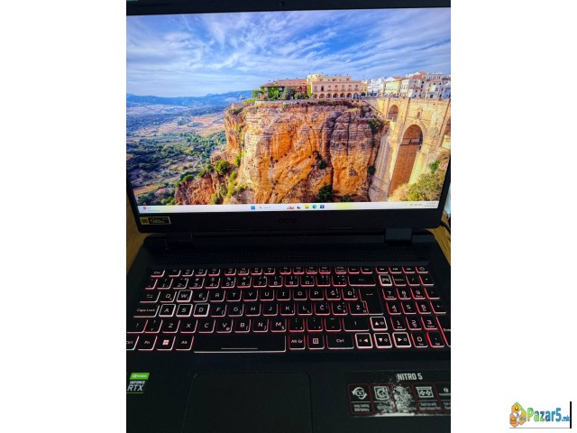 Se Prodava Gaming Laptop